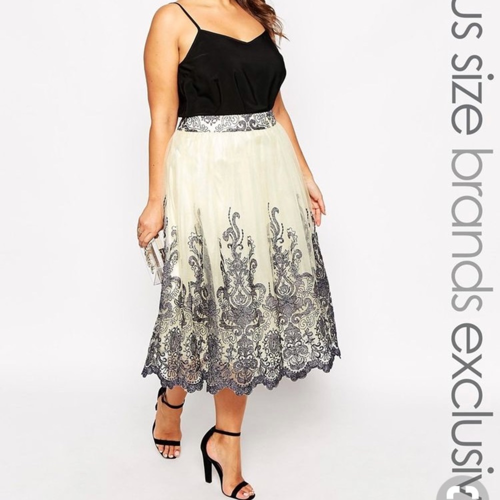 Chi chi London plus metallic lace midi skirt